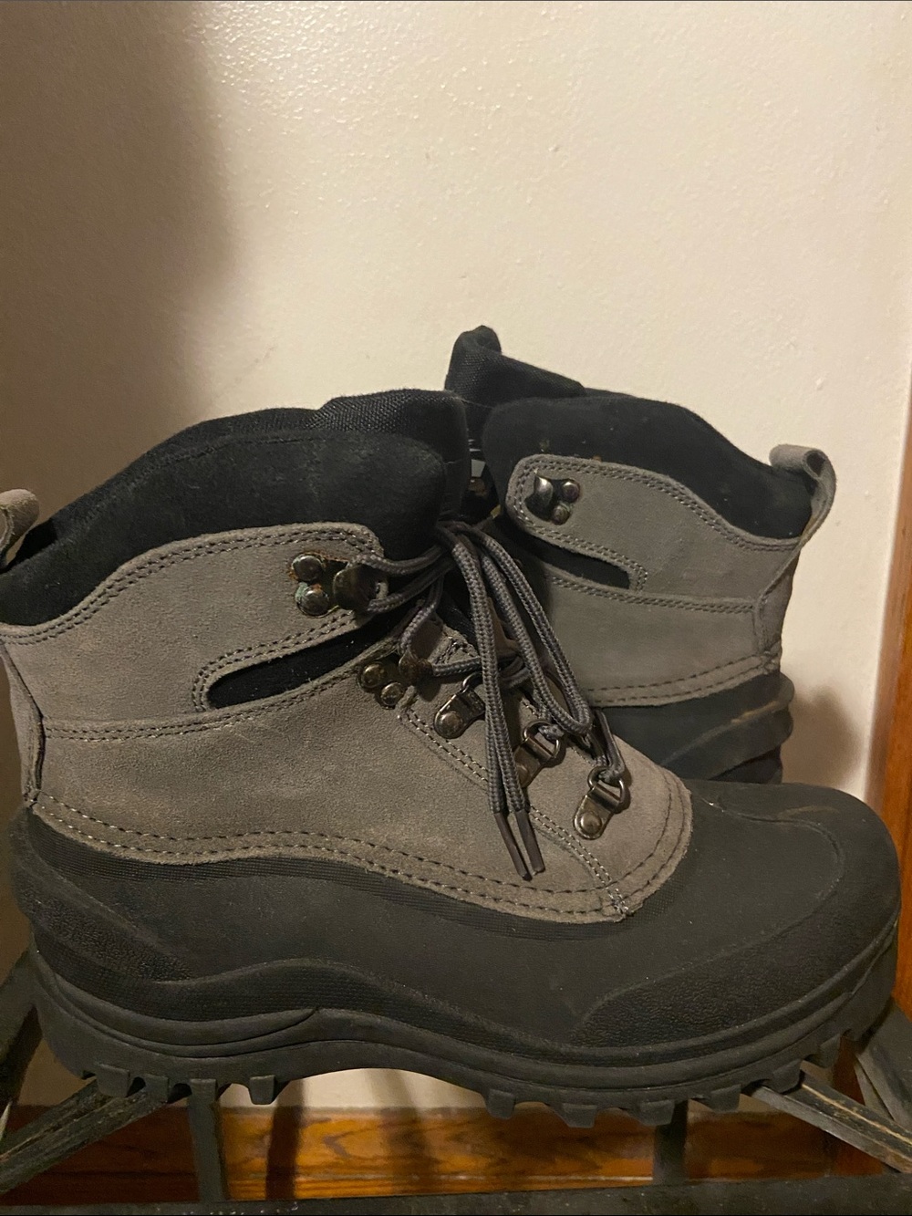 Women’s Size 9 Itasca Ankle Boots